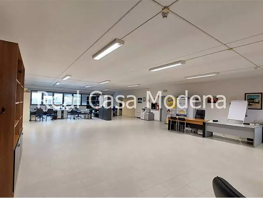 Immagine 27 di Ufficio in affitto  a Modena