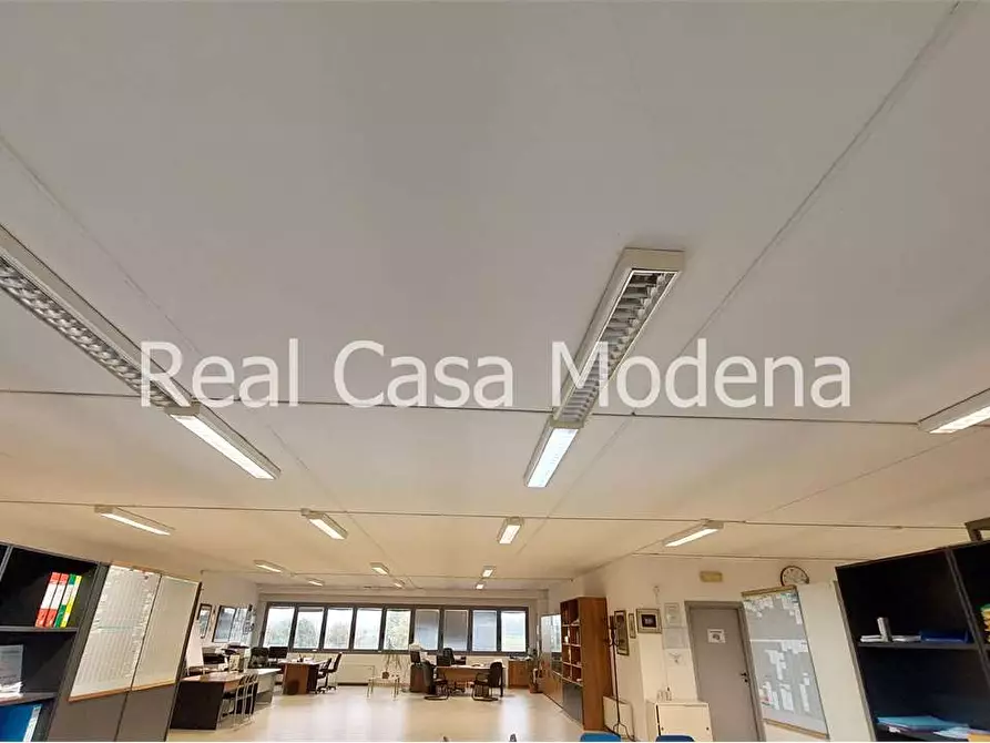 Immagine 28 di Ufficio in affitto  a Modena