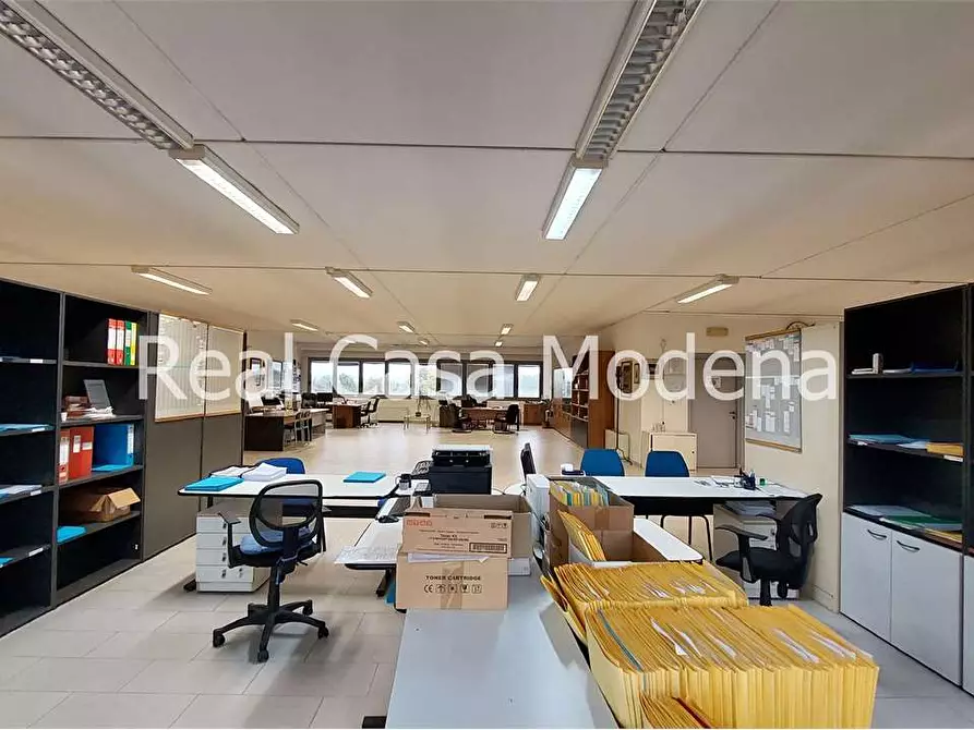Immagine 29 di Ufficio in affitto  a Modena