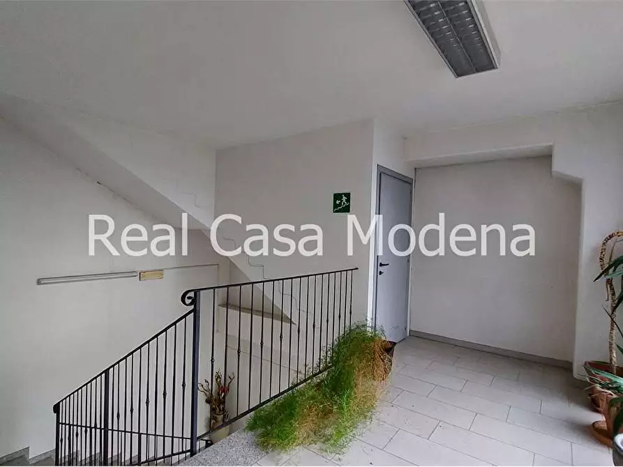 Immagine 42 di Ufficio in affitto  a Modena