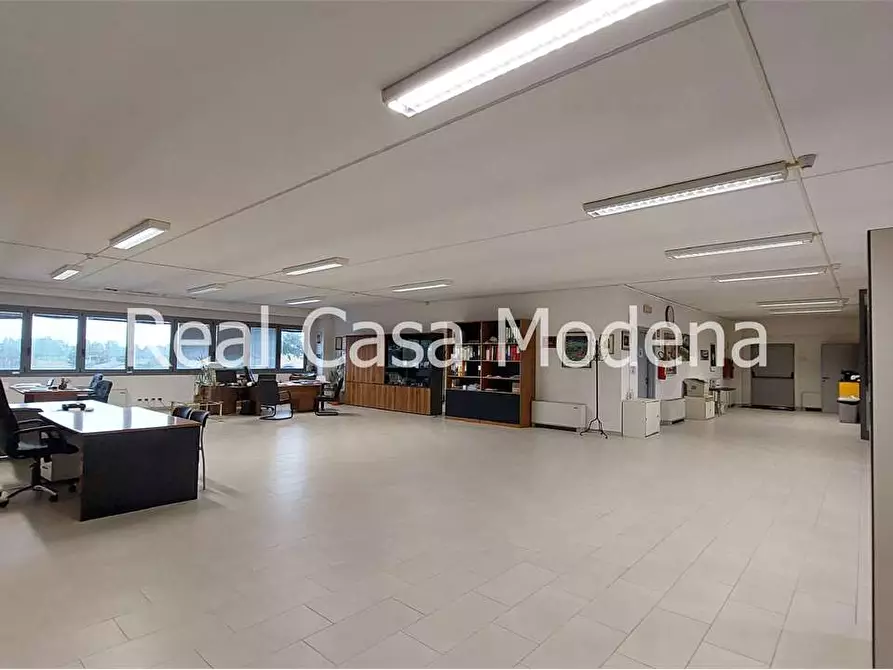 Immagine 8 di Ufficio in affitto  a Modena
