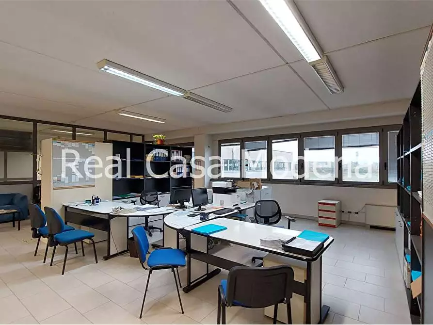 Immagine 18 di Ufficio in affitto  a Modena