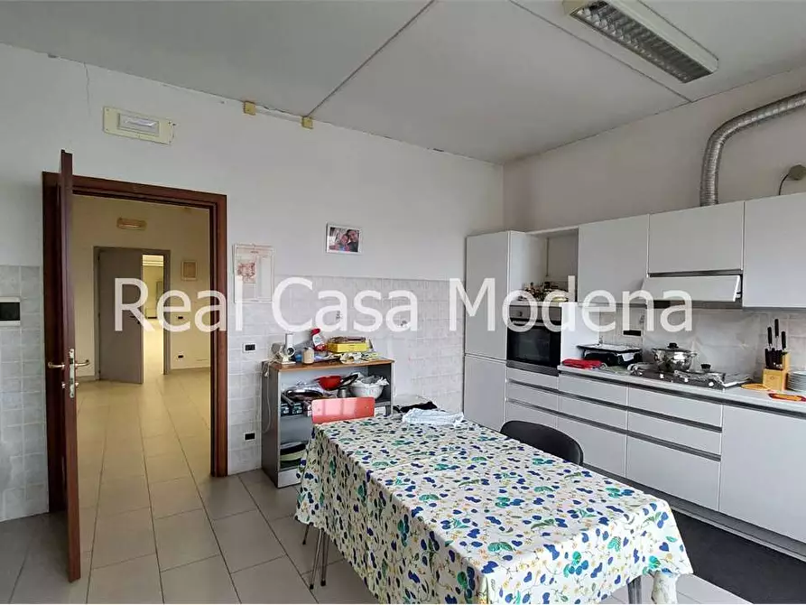 Immagine 28 di Ufficio in affitto  a Modena