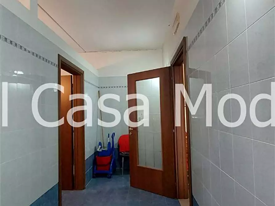 Immagine 31 di Ufficio in affitto  a Modena