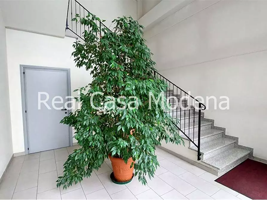 Immagine 36 di Ufficio in affitto  a Modena