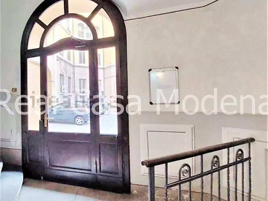 Immagine 1 di Appartamento in vendita  a Modena
