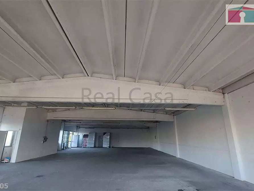 Immagine 3 di Laboratorio in vendita  in Via Del Monastero a Modena