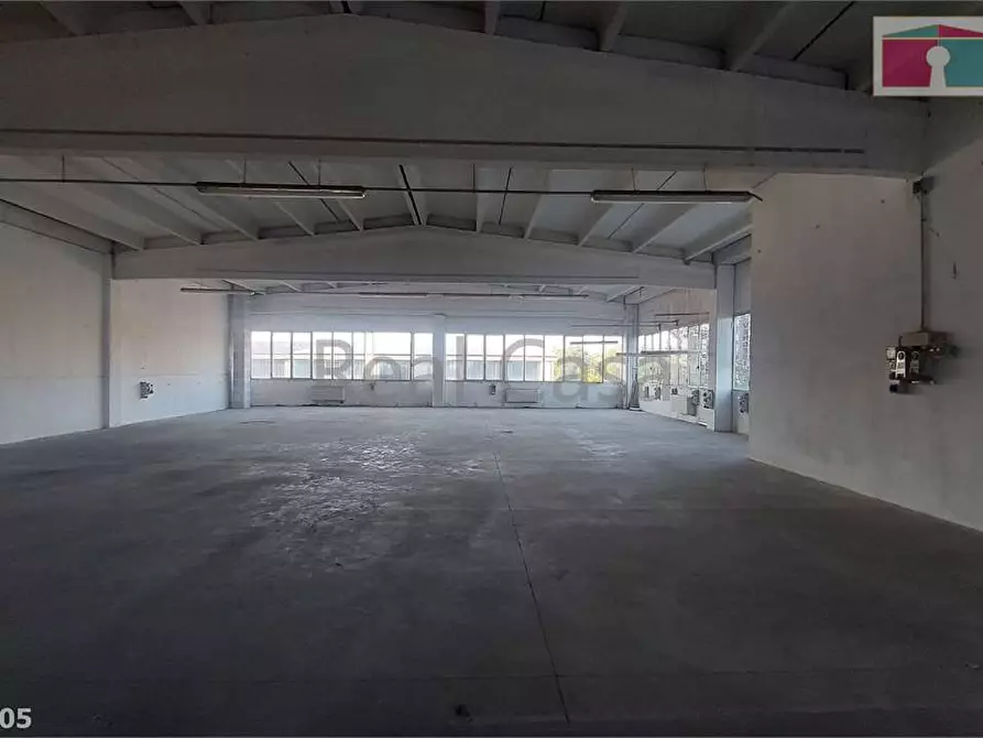 Immagine 5 di Laboratorio in vendita  in Via Del Monastero a Modena