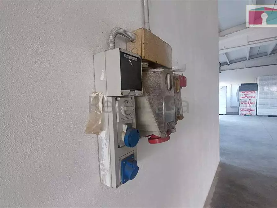 Immagine 13 di Laboratorio in vendita  in Via Del Monastero a Modena