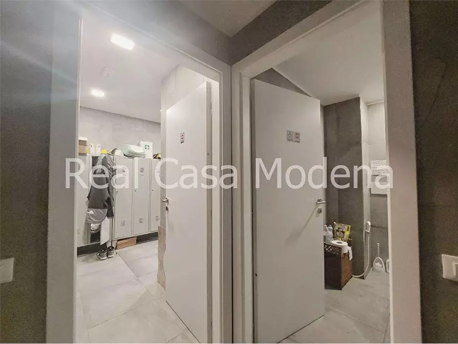 Immagine 7 di Capannone industriale in vendita  in Via Zanfi a Modena