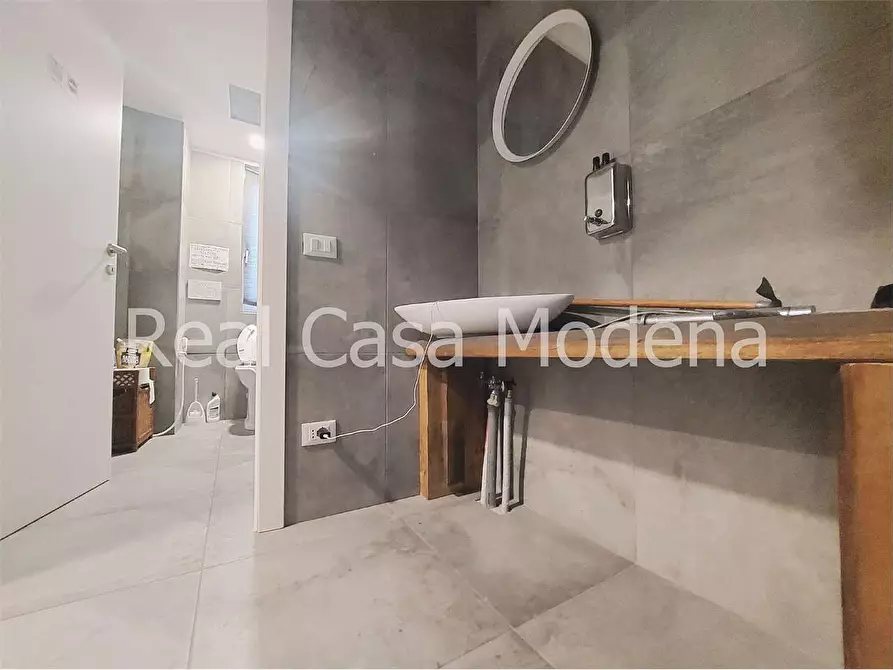 Immagine 8 di Capannone industriale in vendita  in Via Zanfi a Modena