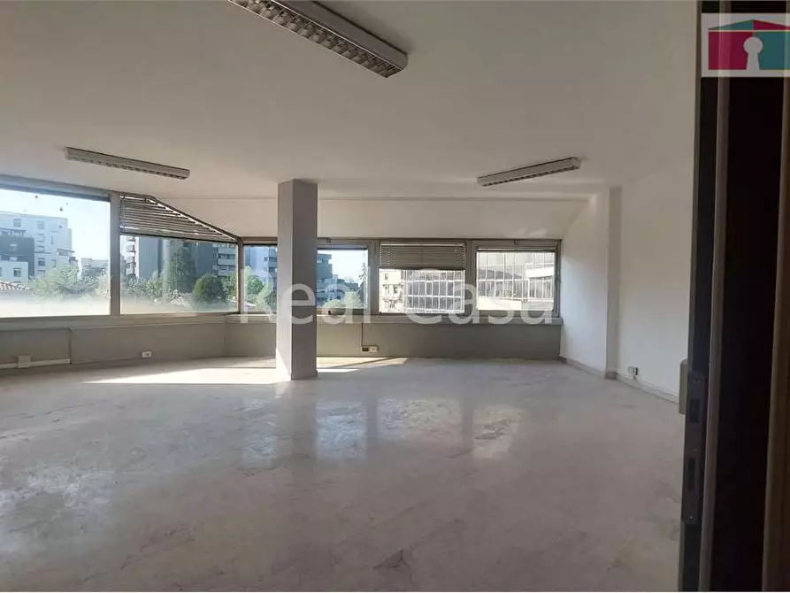 Immagine 4 di Ufficio in vendita  in Via Cagliostro a Modena