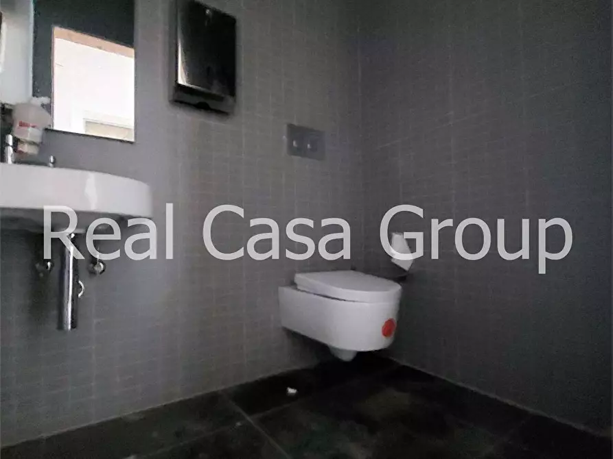 Immagine 11 di Ufficio in affitto  a Modena