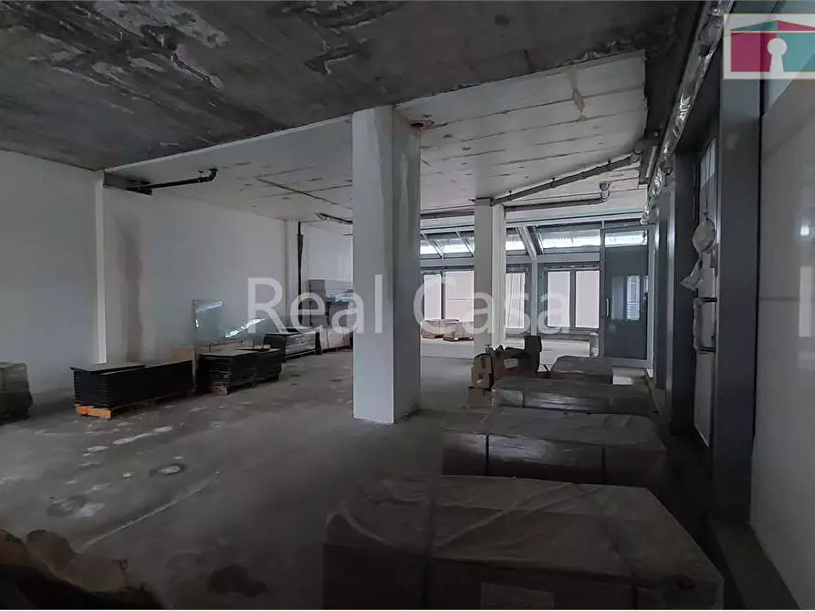 Immagine 7 di Ufficio in affitto  a Modena