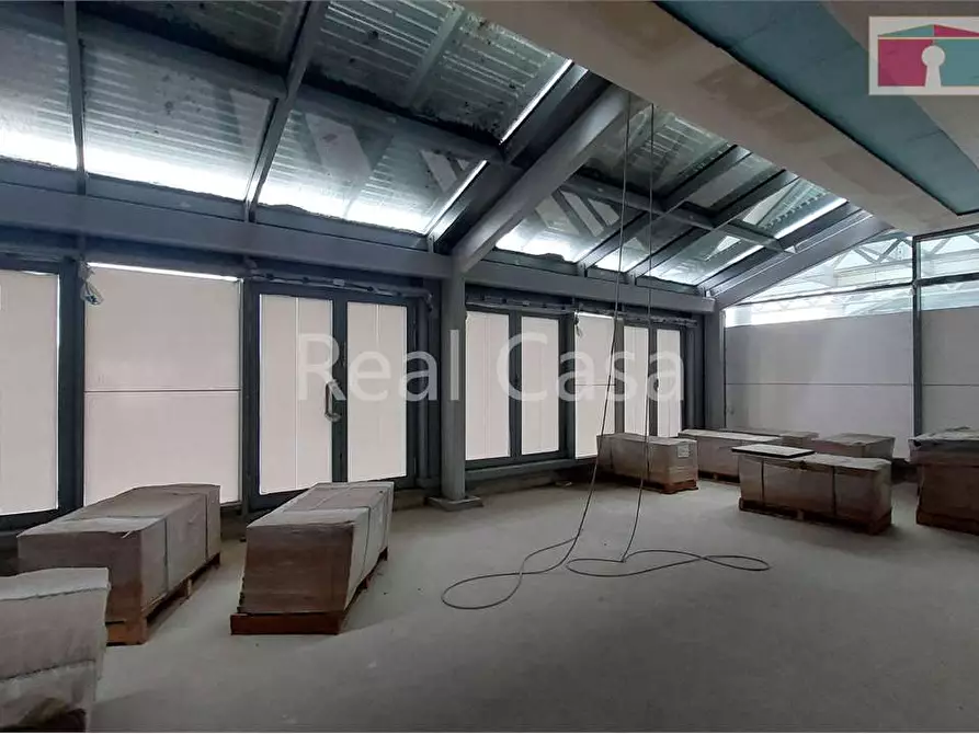 Immagine 9 di Ufficio in affitto  a Modena