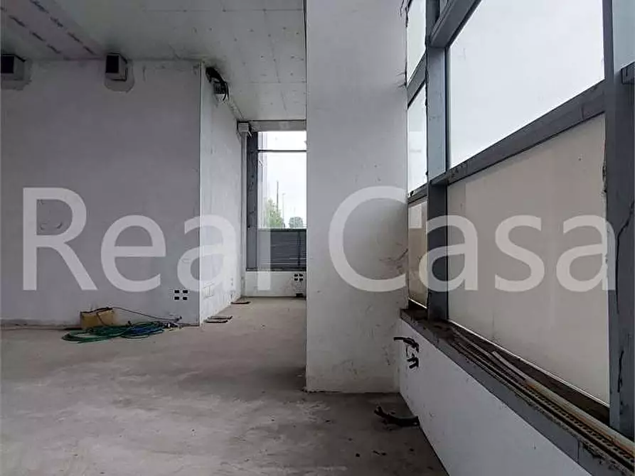 Immagine 2 di Ufficio in affitto  a Modena