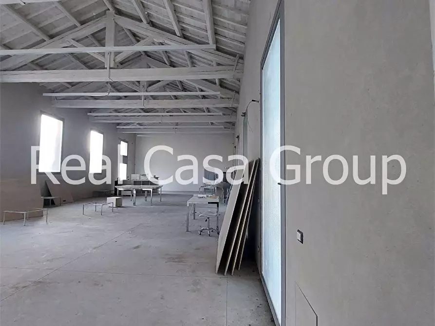 Immagine 13 di Ufficio in affitto  a Modena