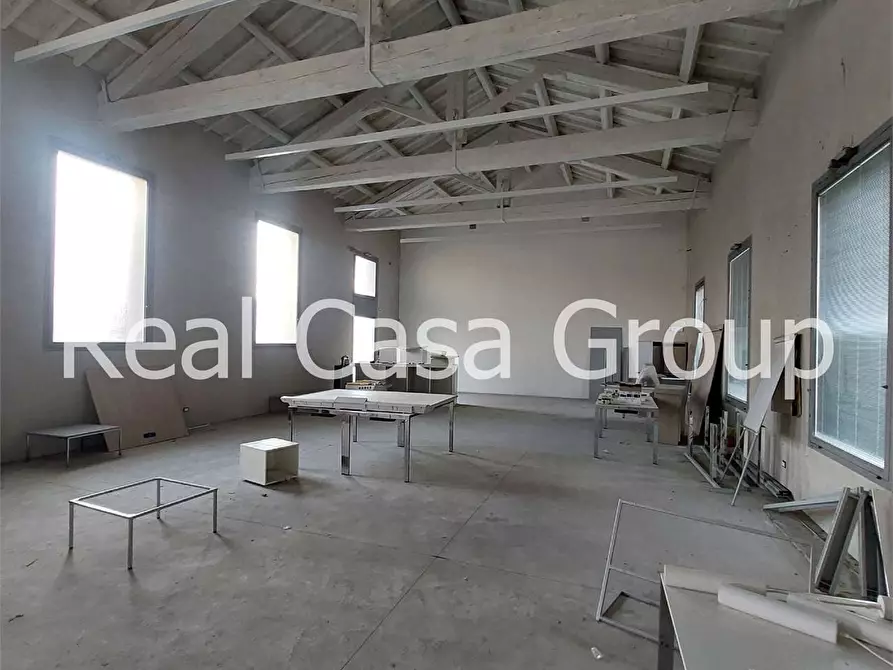 Immagine 16 di Ufficio in affitto  a Modena