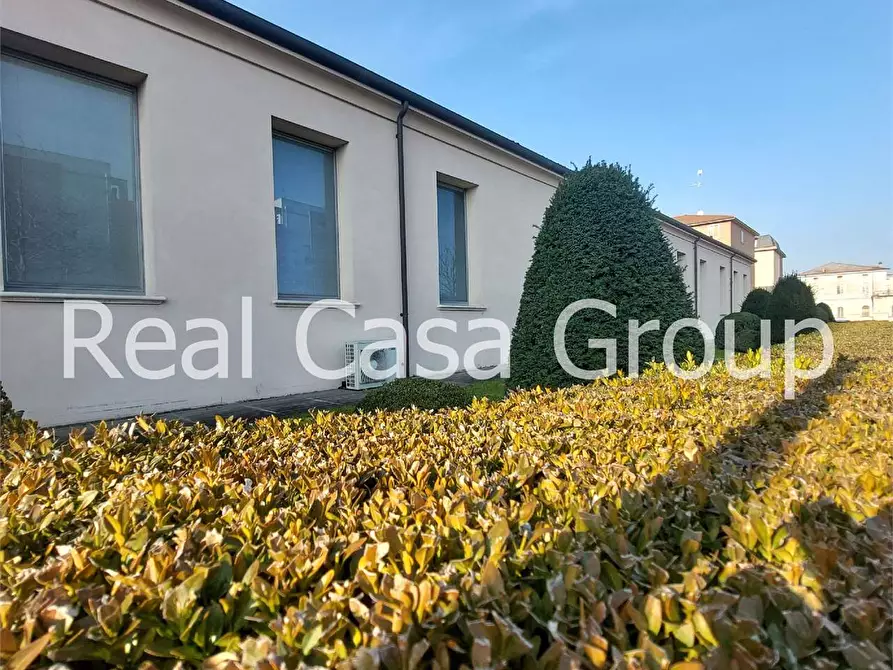 Immagine 19 di Ufficio in affitto  a Modena