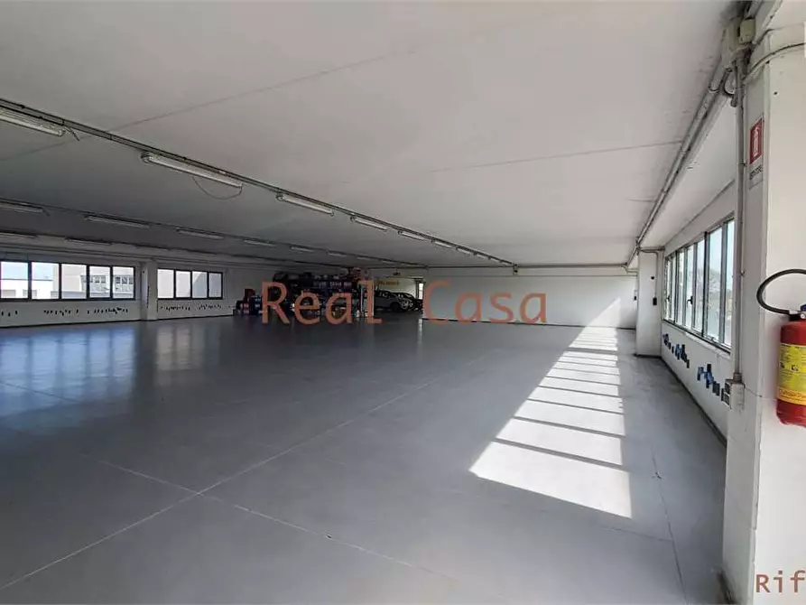 Immagine 3 di Capannone industriale in vendita  a Modena