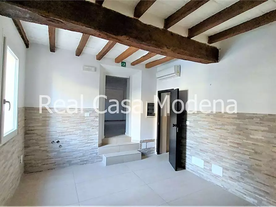 Immagine 4 di Negozio in vendita  in Via Vignolese  460 a Modena