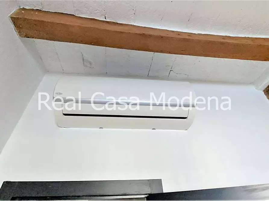 Immagine 5 di Negozio in vendita  in Via Vignolese  460 a Modena