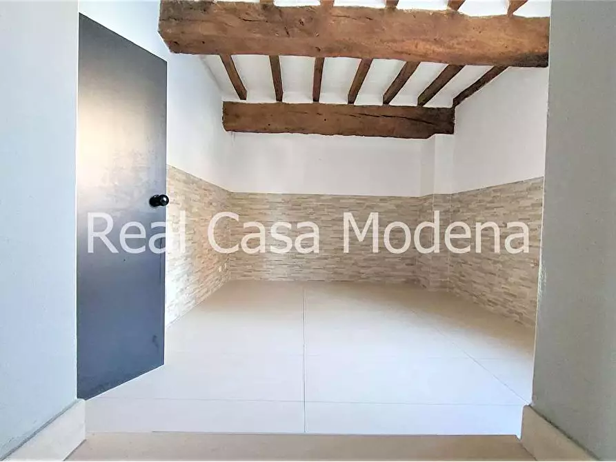 Immagine 16 di Negozio in vendita  in Via Vignolese  460 a Modena