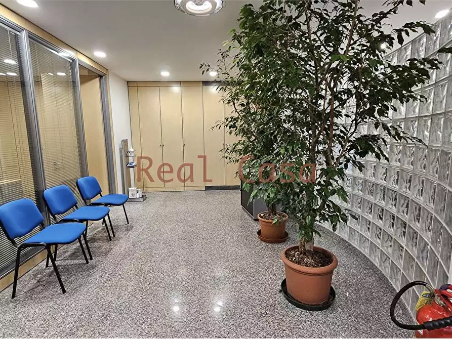 Immagine 3 di Ufficio in vendita  in Strada degli Schiocchi a Modena