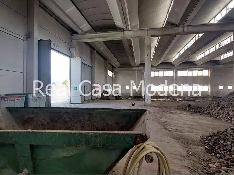 Immagine 1 di Capannone industriale in vendita  a Modena