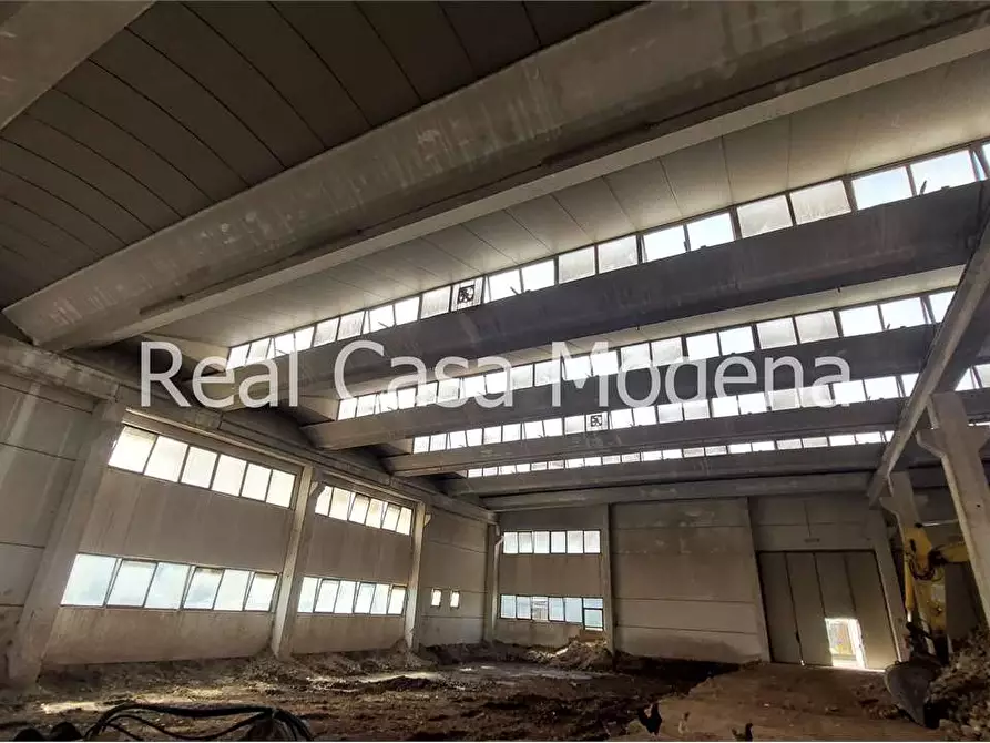 Immagine 11 di Capannone industriale in vendita  a Modena