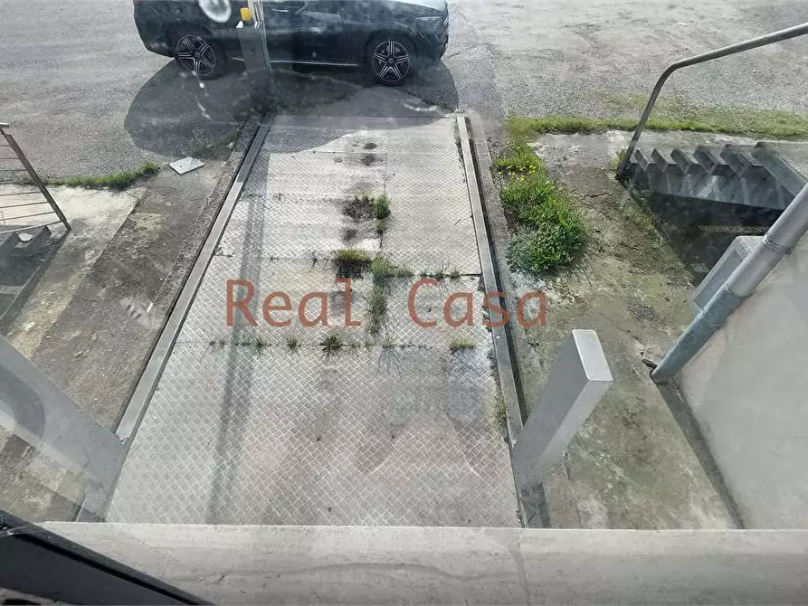 Immagine 6 di Negozio in affitto  in Via Giuseppe di Vittorio  2 a Reggio Nell'emilia