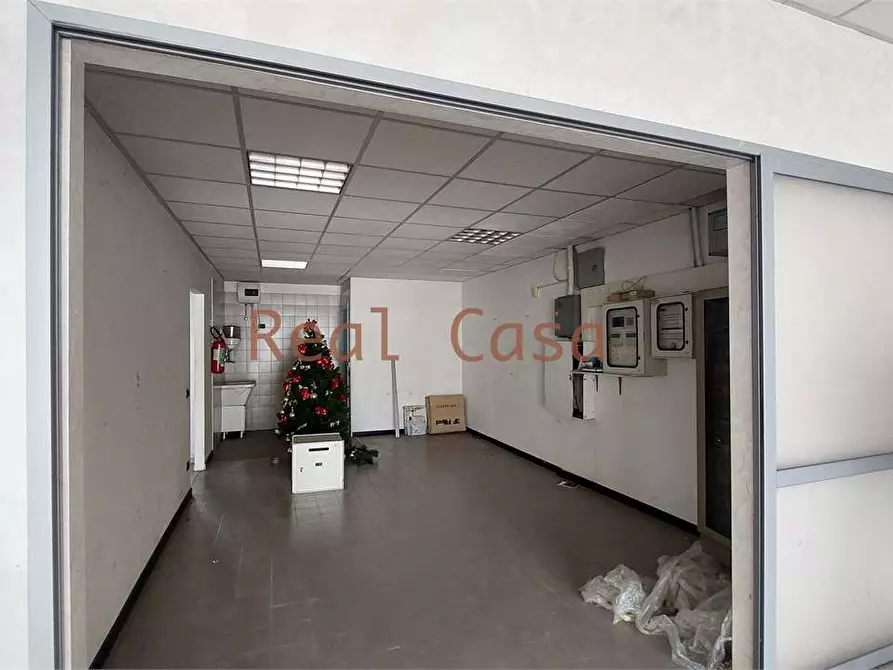 Immagine 9 di Negozio in affitto  in Via Giuseppe di Vittorio  2 a Reggio Nell'emilia