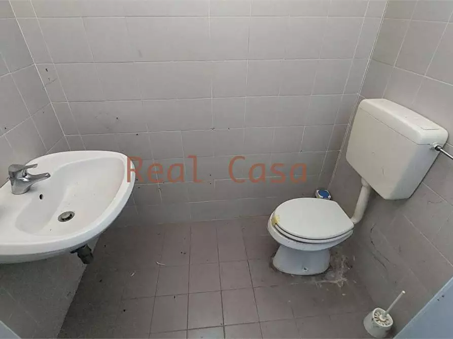 Immagine 19 di Negozio in affitto  in Via Giuseppe di Vittorio  2 a Reggio Nell'emilia