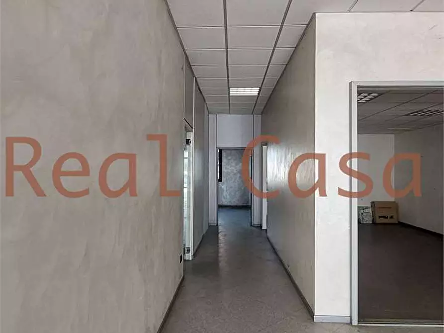 Immagine 20 di Negozio in affitto  in Via Giuseppe di Vittorio  2 a Reggio Nell'emilia