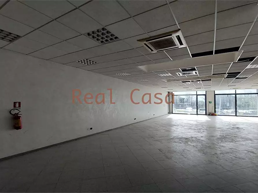 Immagine 23 di Negozio in affitto  in Via Giuseppe di Vittorio  2 a Reggio Nell'emilia