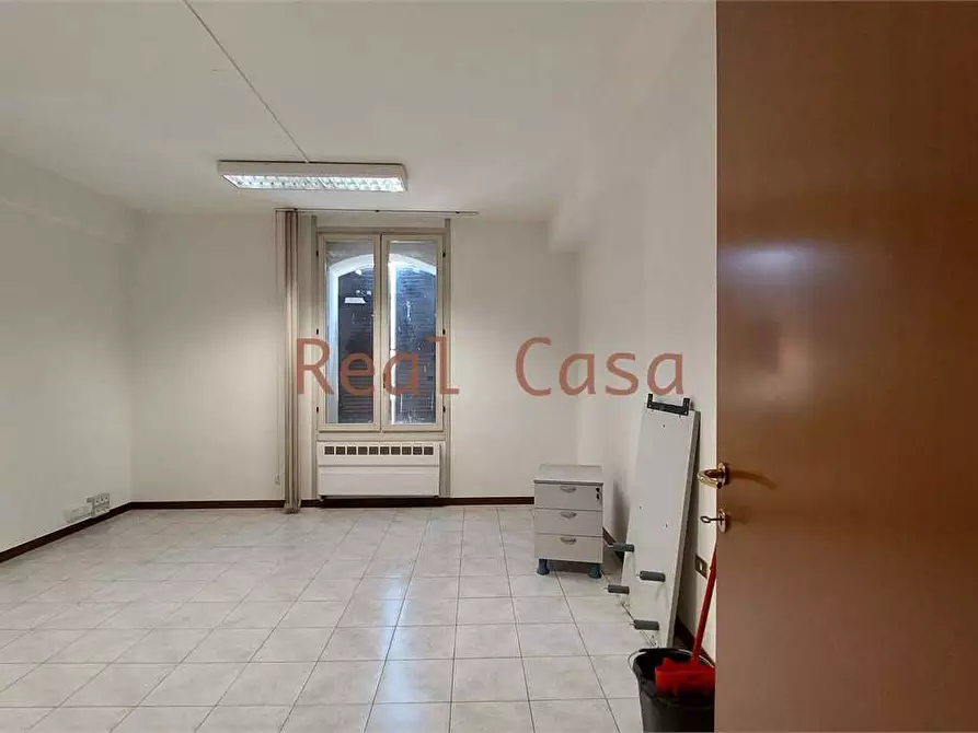 Immagine 2 di Ufficio in affitto  in Via Poletti a Modena