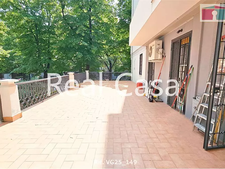 Immagine 2 di Appartamento in vendita  in viale gramsci a Modena