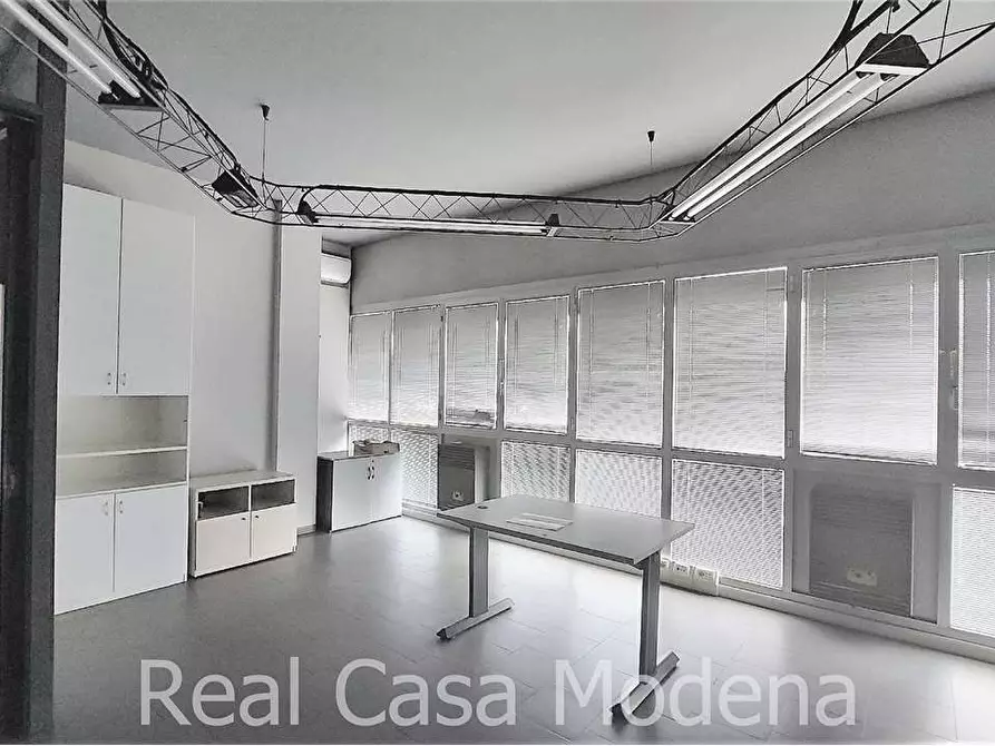 Immagine 7 di Ufficio in vendita  in Via Emilia Ovest  a Modena