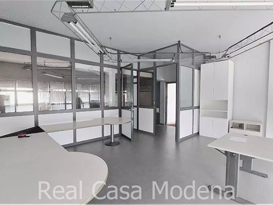 Immagine 9 di Ufficio in vendita  in Via Emilia Ovest  a Modena