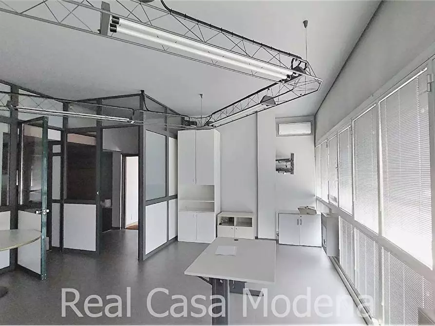 Immagine 10 di Ufficio in vendita  in Via Emilia Ovest  a Modena