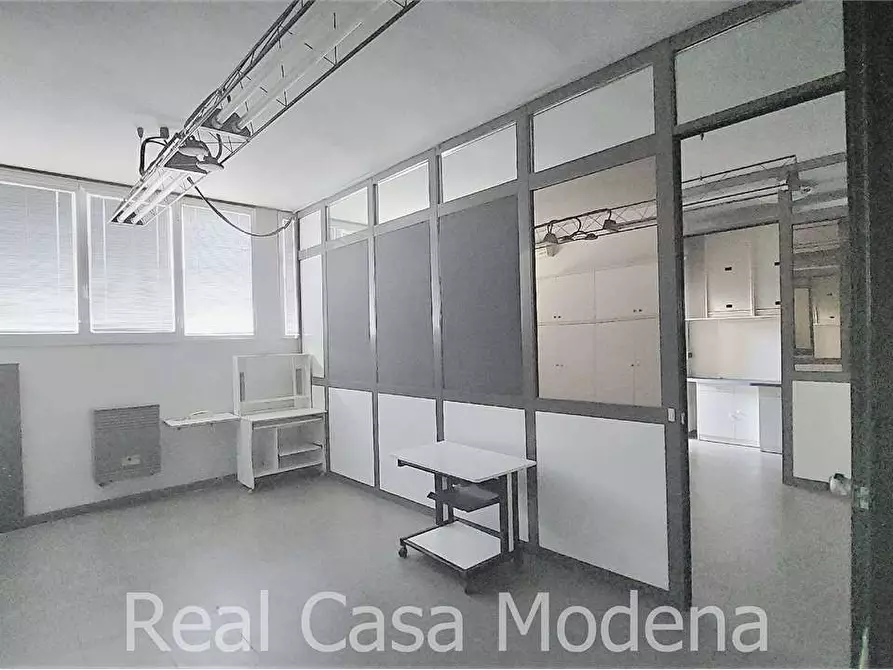 Immagine 18 di Ufficio in vendita  in Via Emilia Ovest  a Modena