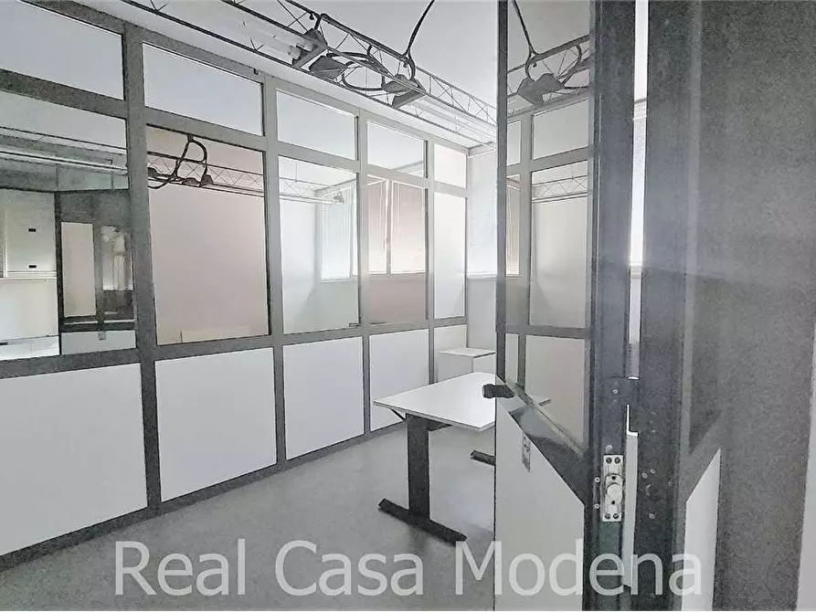 Immagine 22 di Ufficio in vendita  in Via Emilia Ovest  a Modena
