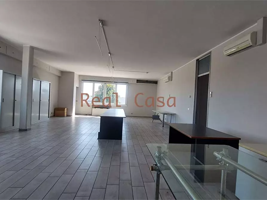 Immagine 9 di Laboratorio in affitto  in Via Salgari a Modena