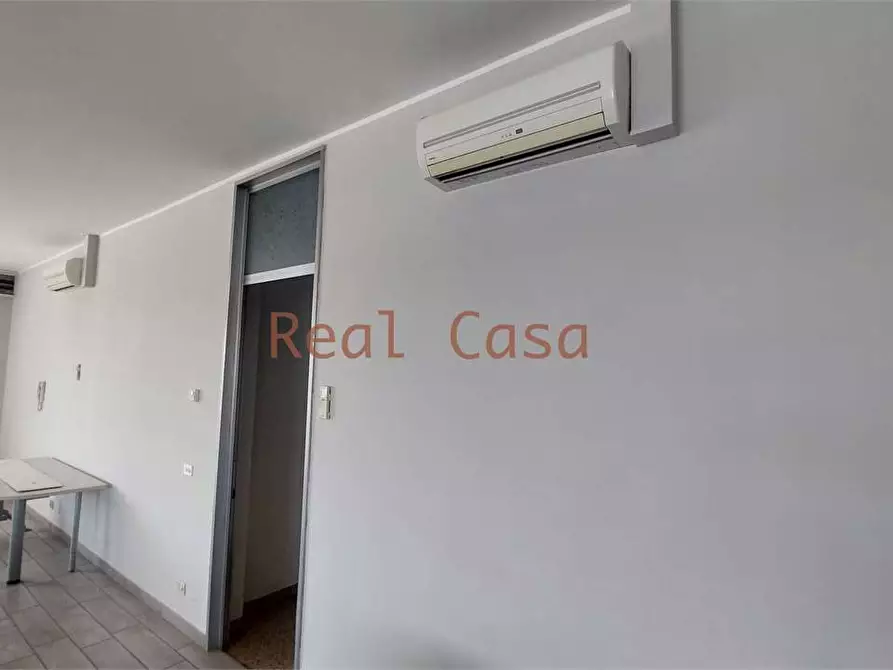 Immagine 6 di Laboratorio in affitto  in Via Salgari a Modena