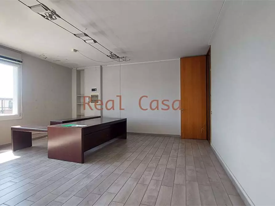 Immagine 24 di Laboratorio in affitto  in Via Salgari a Modena