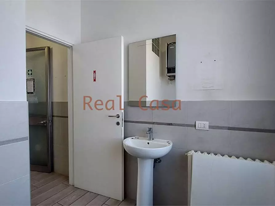 Immagine 19 di Laboratorio in affitto  in Via Salgari a Modena