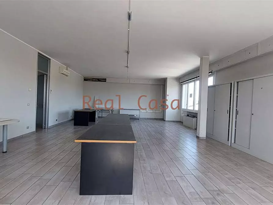 Immagine 4 di Laboratorio in affitto  in Via Salgari a Modena