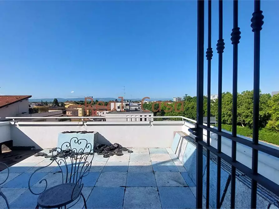 Immagine 3 di Appartamento in vendita  in Via Giardini  607 a Modena