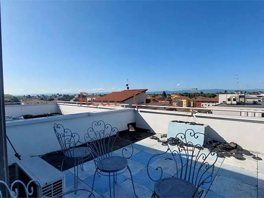 Immagine 1 di Appartamento in vendita  in Via Giardini  607 a Modena