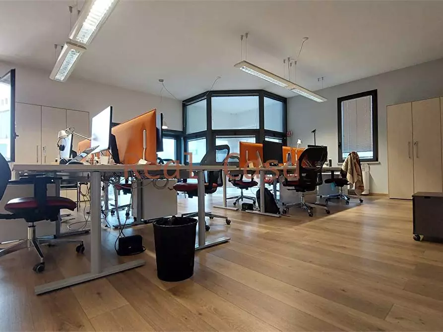 Immagine 1 di Ufficio in vendita  in Via Malavolti  a Modena